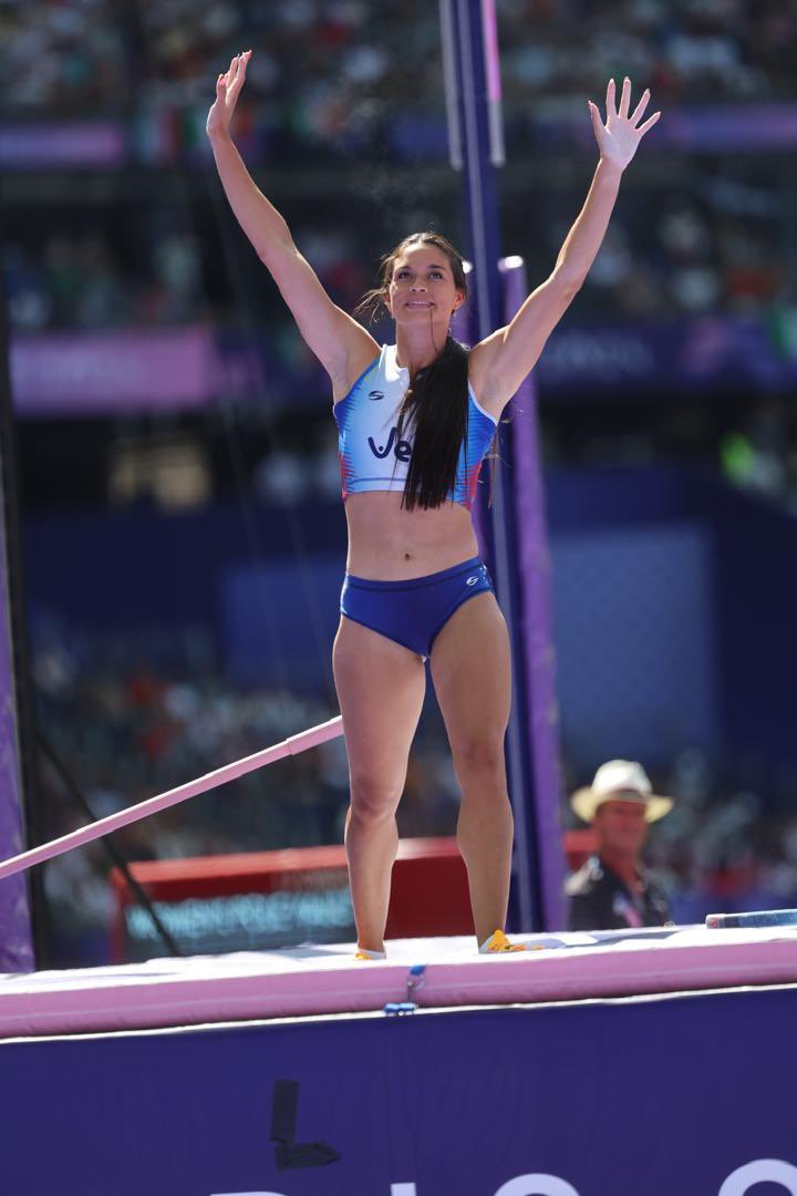 ¡A la final olímpica de salto con garrocha! 🇻🇪

Nuestra atleta Robeilys Peinado logra su pase con salto de 4.40m 👏

La final será este miércoles 7 de agosto 1pm hora Venezuela 💪

¡Vamos <a href="/robeilys_ruby/">Robeilys Peinado OLY 🦋</a>! 👏