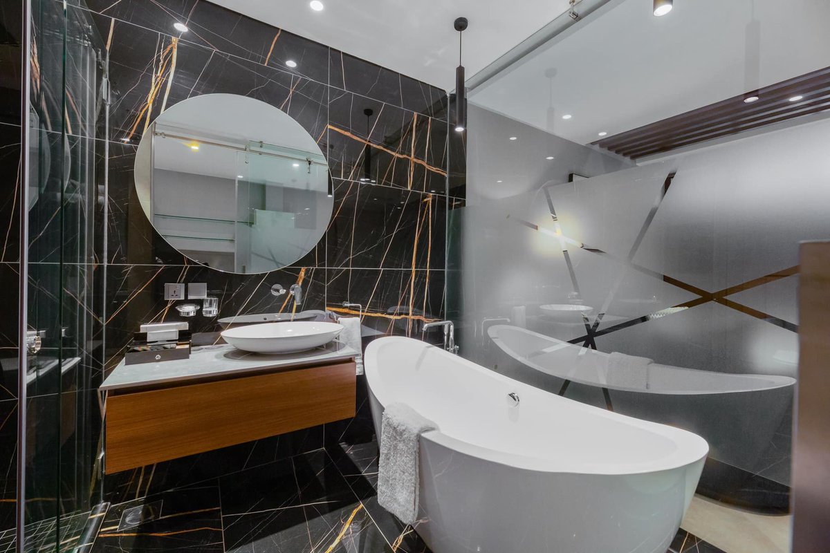 Relax in style and experience the best of Ghana’s hospitality in the heart of Kumasi.

📍Asokwa, Kumasi

Call 📞 050 716 8268  for enquiries and reservations. 

#OakPlazaHotels | #SuiteLife | #FoundersDay