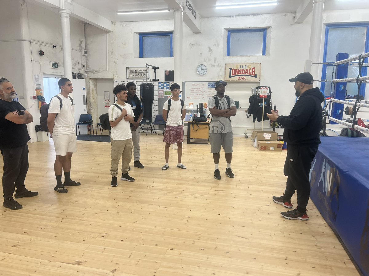 SwitchUpNotts's tweet image. We delivered a powerful workshop to young people from Connect Us Academy, from Coventry. The workshop focused on mental #resilience, choices, and consequences, designed to help young people become #mentally #resilient  make the right choices in life, and steer away from #crime