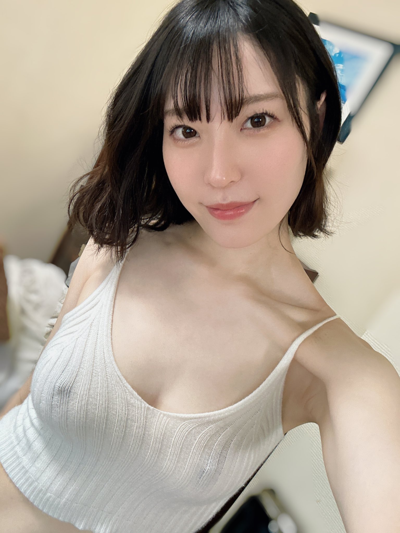 着エロアイドル　セーター　胸ポツ エッッ】セクシー女優の瀧本雫葉さん、ニットから乳首が見えてしまう→ファン「元気出た」ｗｗｗｗｗ | パウラちゃんねる