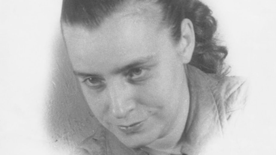 "¡A vivir! Trabajamos con el oro del aura que es la constante lumbre nutritiva y fraterna"

Ida Gramcko

Venezuela, 1924-1994