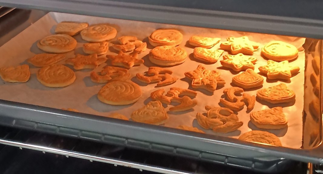 AgrARTmunt3D's tweet photo. HE VUELTO!!! Y vuelvo con moldes de galletas del Genshin porque ¿a quién no le gustan las galletas? 

Y cómo soy majísima podéis encontrar el modelo 3D aquí: https://t.co/BDzRiqOASV

#genshin #3d #blender #3dprint #genshinimpact #cookie #galletas #cooking #cocina https://t.co/xCyKesS0zk