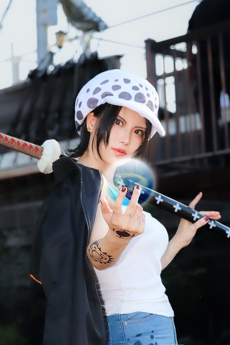 The_san47's tweet photo. トラファルガー・ロー
(女体化ロー)
撮影ありがとうございました📷🙇‍♂️
モデル・東雲 せんりさん🫶
(@senrisaan )
 #ラグコス
 #ワンピース
 #女体化ロー
 #推し活 https://t.co/tG51IiHFIb
