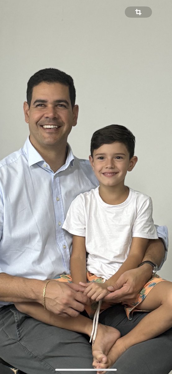 ANDRECABRAL101's tweet photo. Mais um registro aqui, caso a memória me falte…
“Papai, todas as vezes que vou cantar a música dos pais na escola fico com vontade de chorar! Com saudades!” 

Meu menino é fera demais!❤️ https://t.co/SQO8ZzkOo3