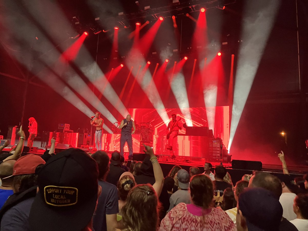 SOAM311's tweet photo. For a last minute show on Friday night in Scranton PA! Fun times as always! @311 @pnut @NickHexum https://t.co/6K01VsqRIV