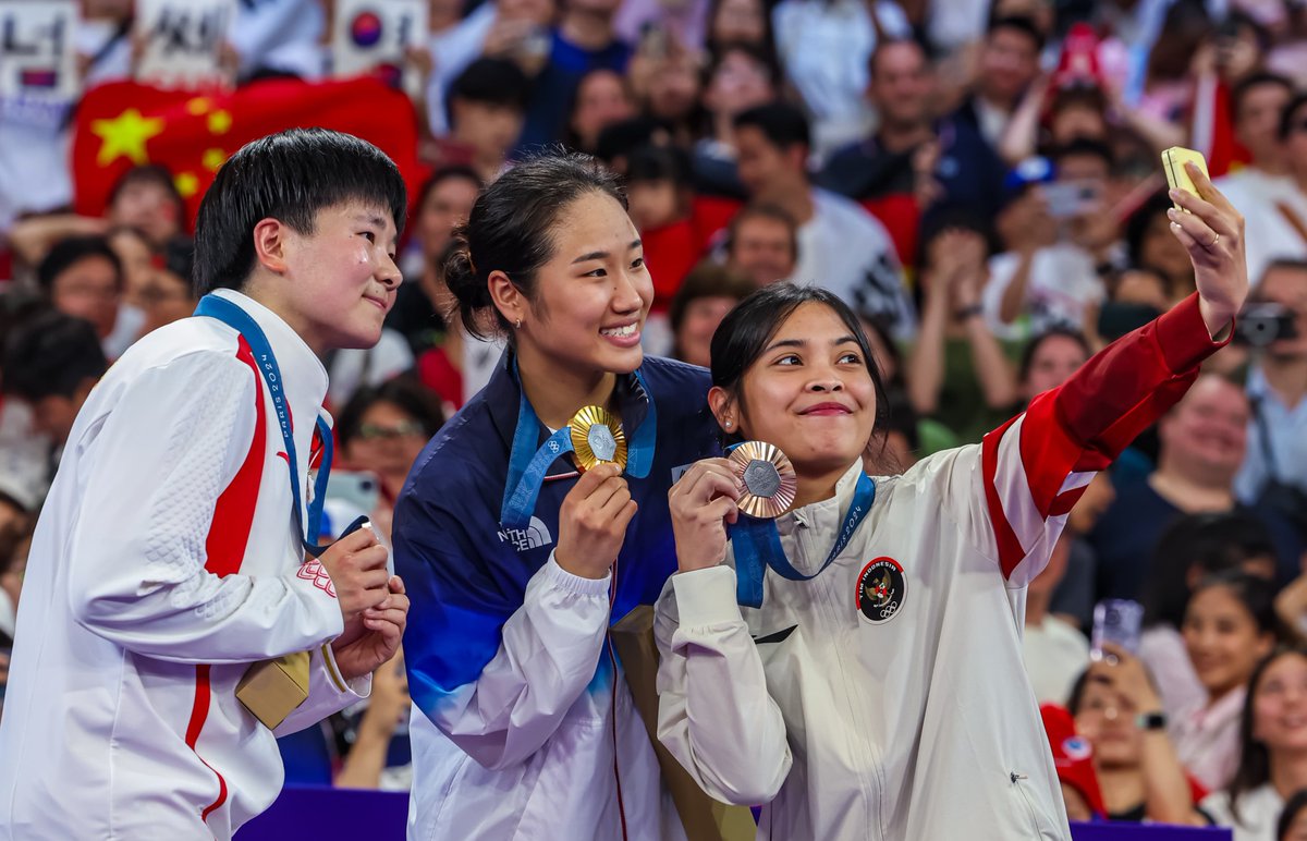 tempodotco's tweet photo. Momen Gregoria Mariska Tunjung Terima Medali di Olimpiade Paris 2024🥉🇮🇩

Foto: PBSI/Badmintonphoto/Mikael Ropars

#TempoFoto https://t.co/TWw3ANd2Jt