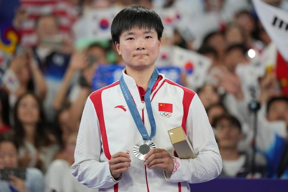 OzeWe's tweet photo. He Binjiao hija predilecta de Huelva y La Orden ¡ya! #Paris2024 https://t.co/zoEzXQoeVw