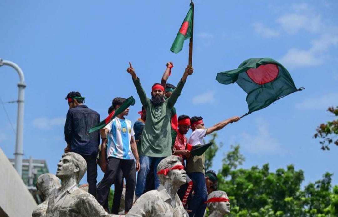 saloninagar29's tweet photo. #SheikhHasinaResigns #bangladesh
#SheikhHasina https://t.co/I4aJtslurj
