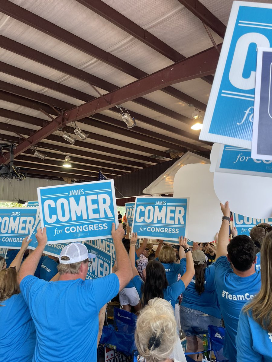 TrevorAReynolds's tweet photo. Went to my first #FancyFarm this past weekend. Was lots of fun and enjoyed getting to hang out with friends, eat BBQ, and root for #TeamComer! Too bad Andy Beshear was too scared to show up. Instead, we got far-left crazies shouting “Ceasefire now!” and the @lpky. 🇺🇸 https://t.co/4tViCvlyEo