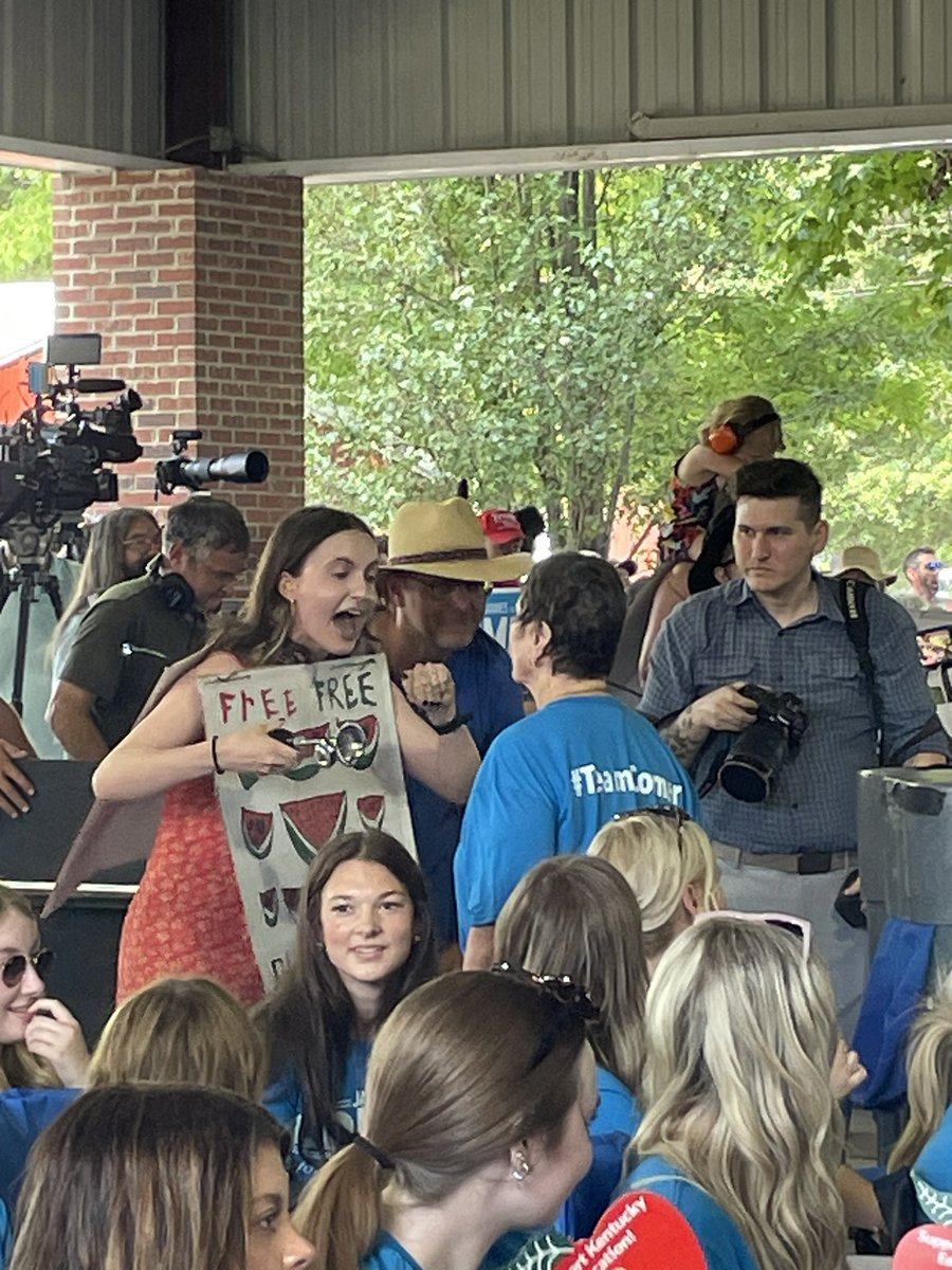 TrevorAReynolds's tweet photo. Went to my first #FancyFarm this past weekend. Was lots of fun and enjoyed getting to hang out with friends, eat BBQ, and root for #TeamComer! Too bad Andy Beshear was too scared to show up. Instead, we got far-left crazies shouting “Ceasefire now!” and the @lpky. 🇺🇸 https://t.co/4tViCvlyEo