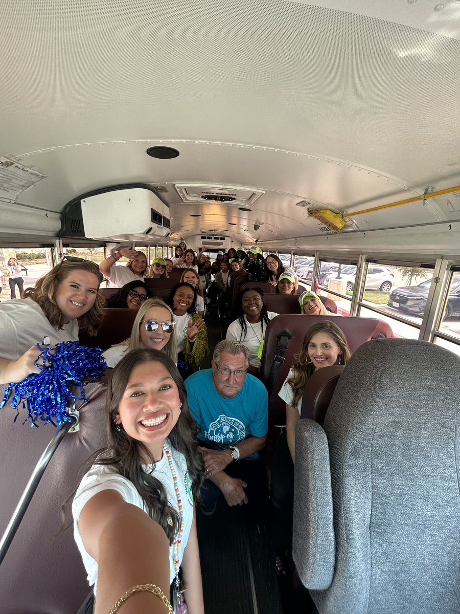 KelseyLongtin's tweet photo. @PISDChristie is on our way to Convocation!!! #ProsperProud #Convocation24 #christienation @ProsperISDBus https://t.co/KSqQEuiELb