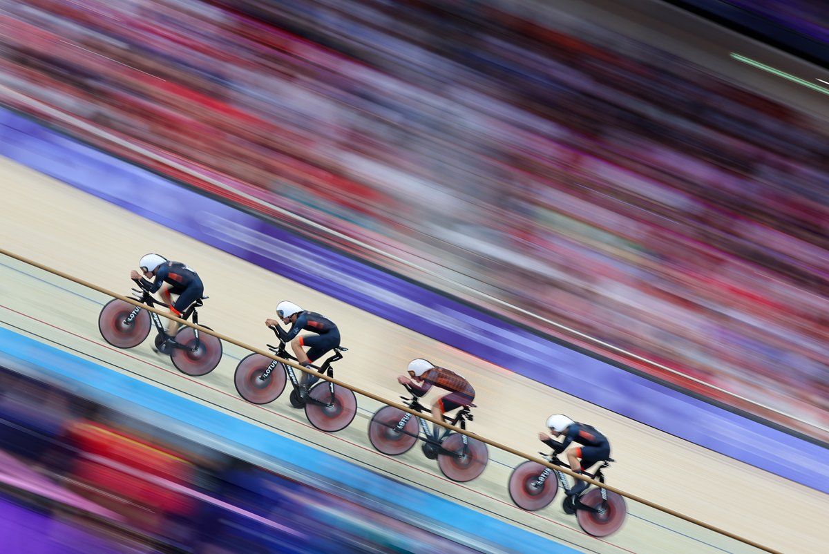 Job done for today 👊

Great riding from both 🇮🇹 and 🇬🇧 sees <a href="/GannaFilippo/">Filippo Ganna</a>, <a href="/ethan_hayter/">Ethan Hayter</a>, and <a href="/DanBiggles22/">Dan Bigham</a> through to the next round of the Team Pursuit at #Paris2024