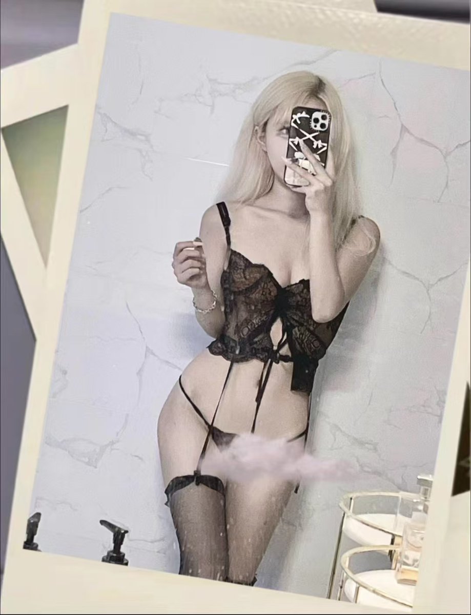 一个绿奴女朋友，欢迎大家一键三连+射屏反馈。
图不够好说，关注tg，上面更多。
我随机抽选人送音频或者语音半小时。
这傻逼报销。

#绿奴 #射屏 #颜射 #视频一对一 #绿帽 
#bdsm #美女 #大奶 #口活 #调教