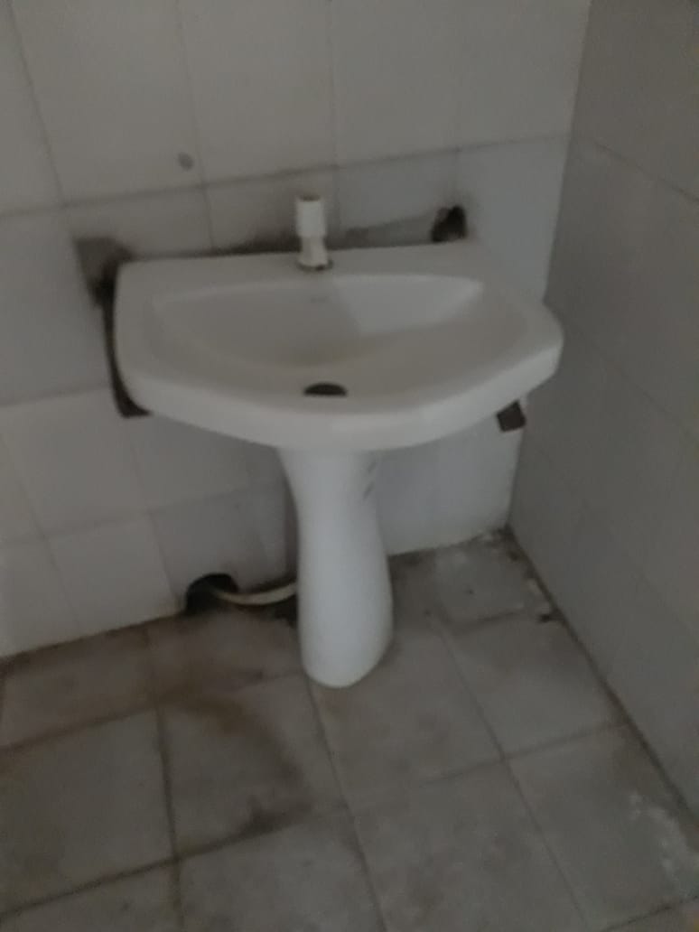 <a href="/ECRlyHJP/">East Central Railway</a> <a href="/GM_ECRly/">GM/ECR</a> <a href="/AshwiniVaishnaw/">Ashwini Vaishnaw</a> <a href="/IR_CRB/">RB CRB</a> <a href="/drmsee1/">DRM SONPUR</a>
बरौनी TTE RR की दुर्दशा
न साफ चादर, न साफ सफाई
AC तो छोड़िए कूलर भी ढंग के नही
रेलवे बोर्ड का कोई भी मानक यहाँ पूरा नही है
कोई सुनने वाला नहीं, शिकायतों को अनसुना कर दिया जाता है