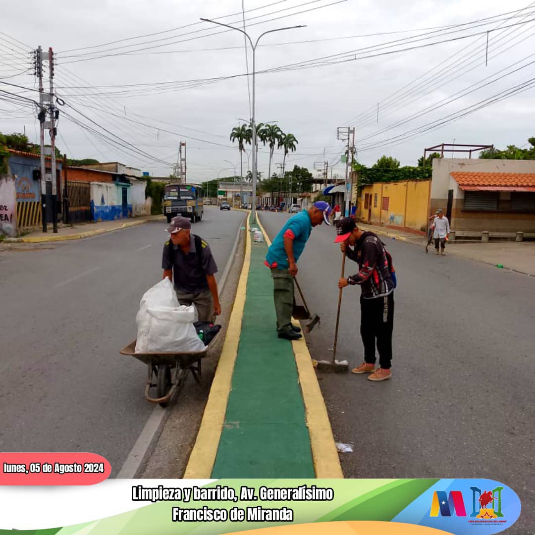 ModernoyProdFla's tweet photo. #05Ago | En un esfuerzo continuo por mejorar la calidad de vida del pueblo linarense, el equipo de @sapmidsfla_, se mantienen con labores de limpieza y barrido en la Av. Generalísimo Francisco de Miranda.
#Loquejuntosconstruimos
#PatriaSoberanaYPlena https://t.co/y0coMexTLs