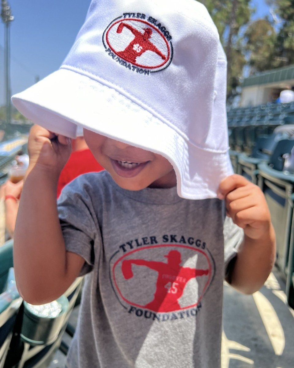 #MondayMood 😃⚡️
⠀⠀⠀⠀⠀⠀⠀⠀⠀
The TSF Bucket Hat is from our Limited Edition Collection and comes in 4 colors! White, Navy, Black, and Dark Grey. Shop &amp; Support Here: shorturl.at/5hMqK