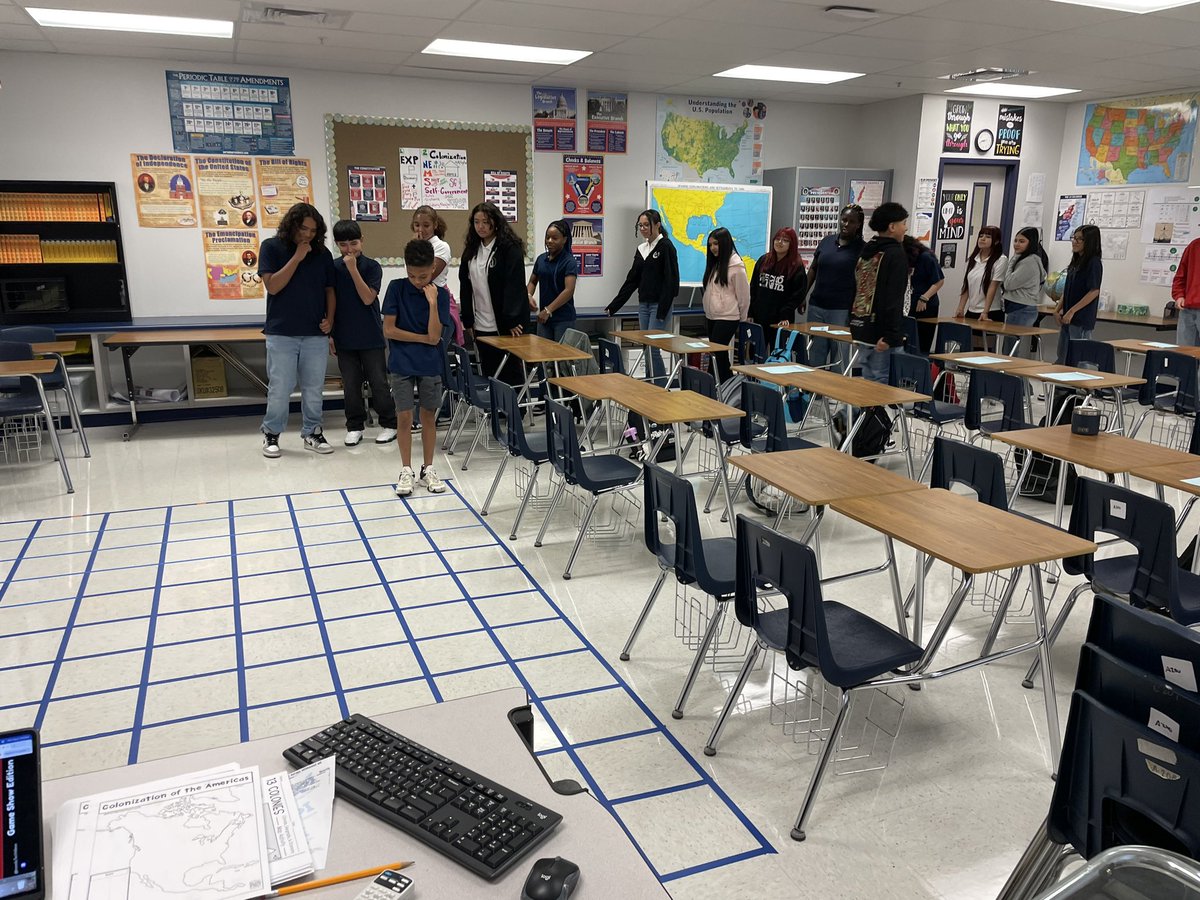 SThomas_SRMS's tweet image. So great to have our Cavs back in classes at Hernando! 
Our teachers have gone all out to build a warm and welcoming environment #chasing100 @imalvillar_HMS @RNava_HMS @SGTCarrasco_ES