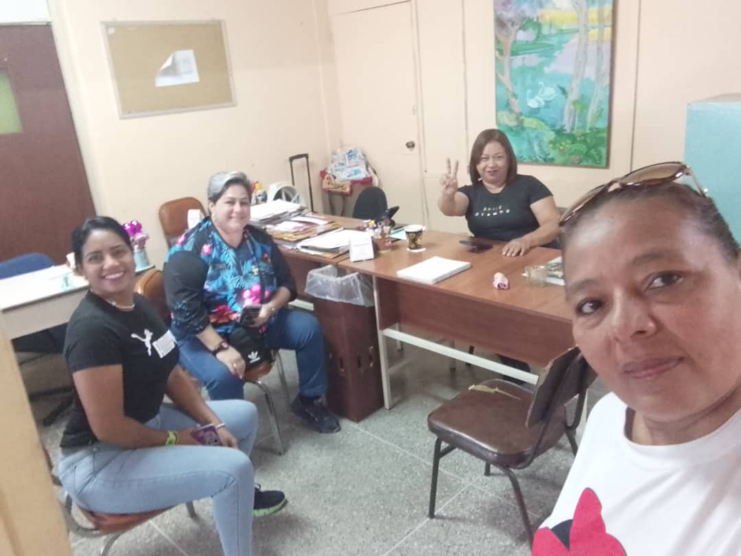 Desde el <a href="/CDCEAragua/">CDCE ARAGUA</a> nos encontramos trabajando por la Patria, Por la Paz y por el derecho a la educación gratuita y de calidad. 

¡Aragua Es Educación! 

#PatriaSoberanaYPlena 
<a href="/NicolasMaduro/">Nicolás Maduro</a> 
<a href="/_LaAvanzadora/">Yelitze Santaella</a> 
<a href="/MPPEDUCACION/">MPPEDUCACION</a> 
<a href="/Soykarinacarpio/">Karina Carpio</a>
