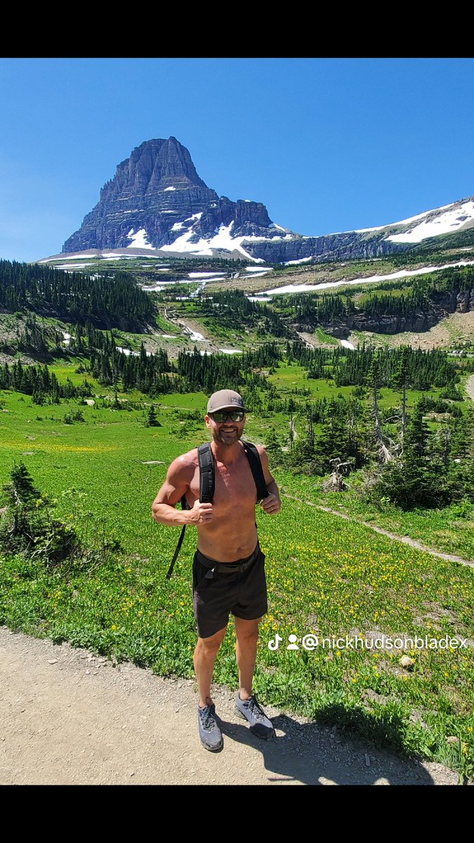 Body_Redefined's tweet photo. I was sick the entire week and a tree fell on my car but got some nice hikes in. #legday #hiking #OFFROAD #rugged #adventure #workout @GlacierNPS @BanffNP #beauty #nationalpark #bladex #exercise #outdoors https://t.co/sgJH4Fqwip