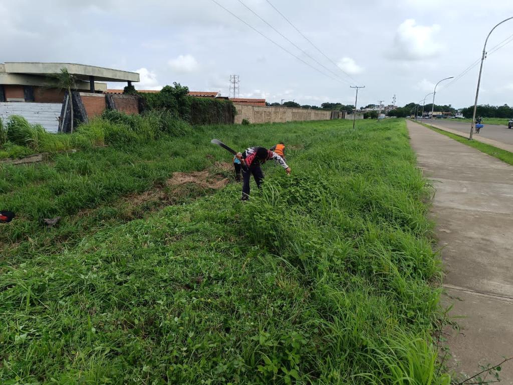 DonaireDonald_'s tweet photo. #5agosto Así continúan frentes de trabajo el día de hoy en nuestro Municipio . #PromoviendoElDeporte #DemostramosConHechos. @NicolasMaduro
@dcabellor
@jorgerpsuv @ConCiliaFlores @delcyrodriguezv @JoseGVielmaMora @pinfantea @josemvasquez 
#TunTunLlegoLaPaz https://t.co/E11g4yGjhX