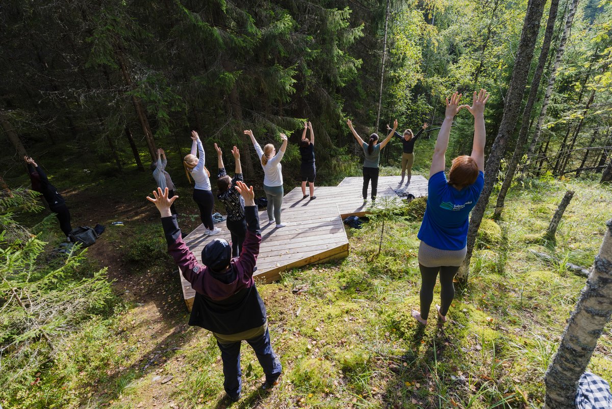 GreenLahti's tweet photo. In Lahti, we combine environmental and health goals in the #NatureStepToHealth program. The program has also been integrated into the Wellamo Community College courses. #Forestyoga supports both physical and mental well-being. 🌲 🧘♂️ 🙏
#GreenLahti #EnvironmentalCity @hsmattila https://t.co/RLwIozv63i