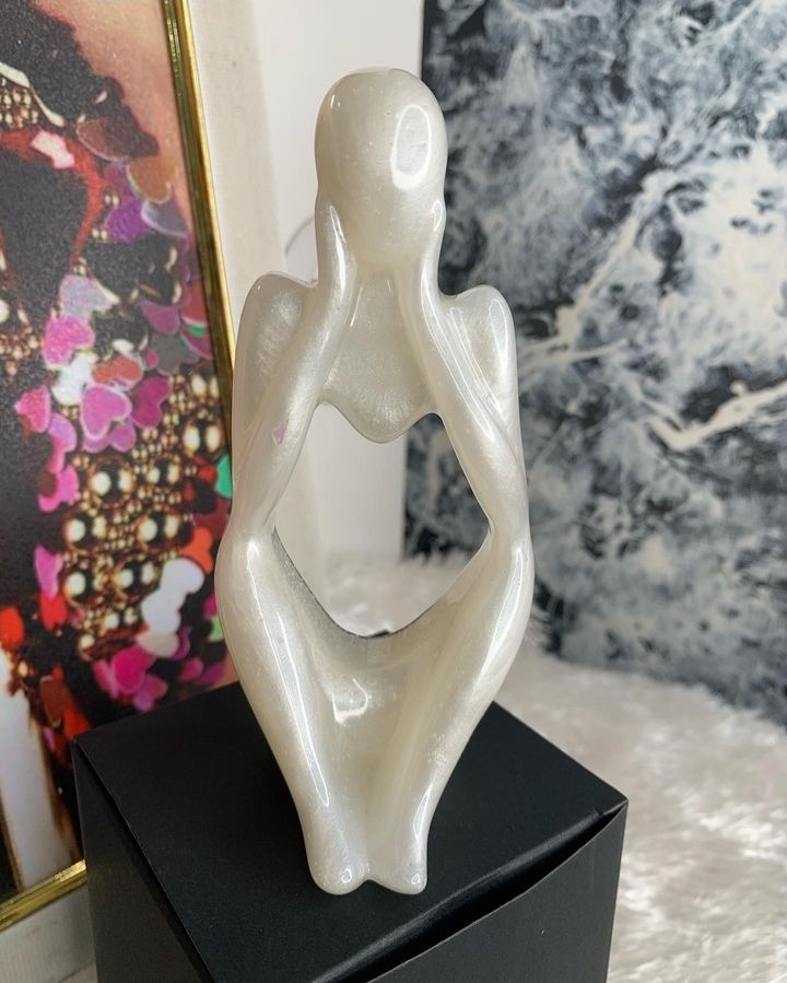 LoFunmilayo's tweet photo. When I started my resin craft in August 2023, I didn't make any sales until the end of October when I made Thinking Figurine, Scented Candle and a Wall clock.

These orders opened doors for me and just one person who trusted my delivery ordered it.
I'll forever be grateful. https://t.co/sn9OAOO501