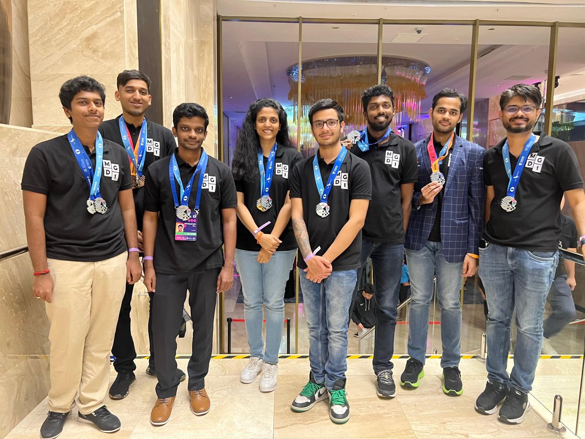 Team MGD1 clinches the SILVER MEDAL at the World Blitz Team Championship, 2024.  So proud of the the whole team. And we're elated to have you all as part of Team MGD1 💙♟️ 
Thanks to everyone who cheered for us throughout the tournament!