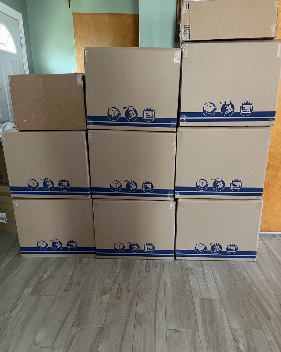 N0way_Josee's tweet image. First shipment of the month. 74 units going out with an estimated 3K in profit. #amazon #fbaseller #amazonfba #fba #fbaamazon