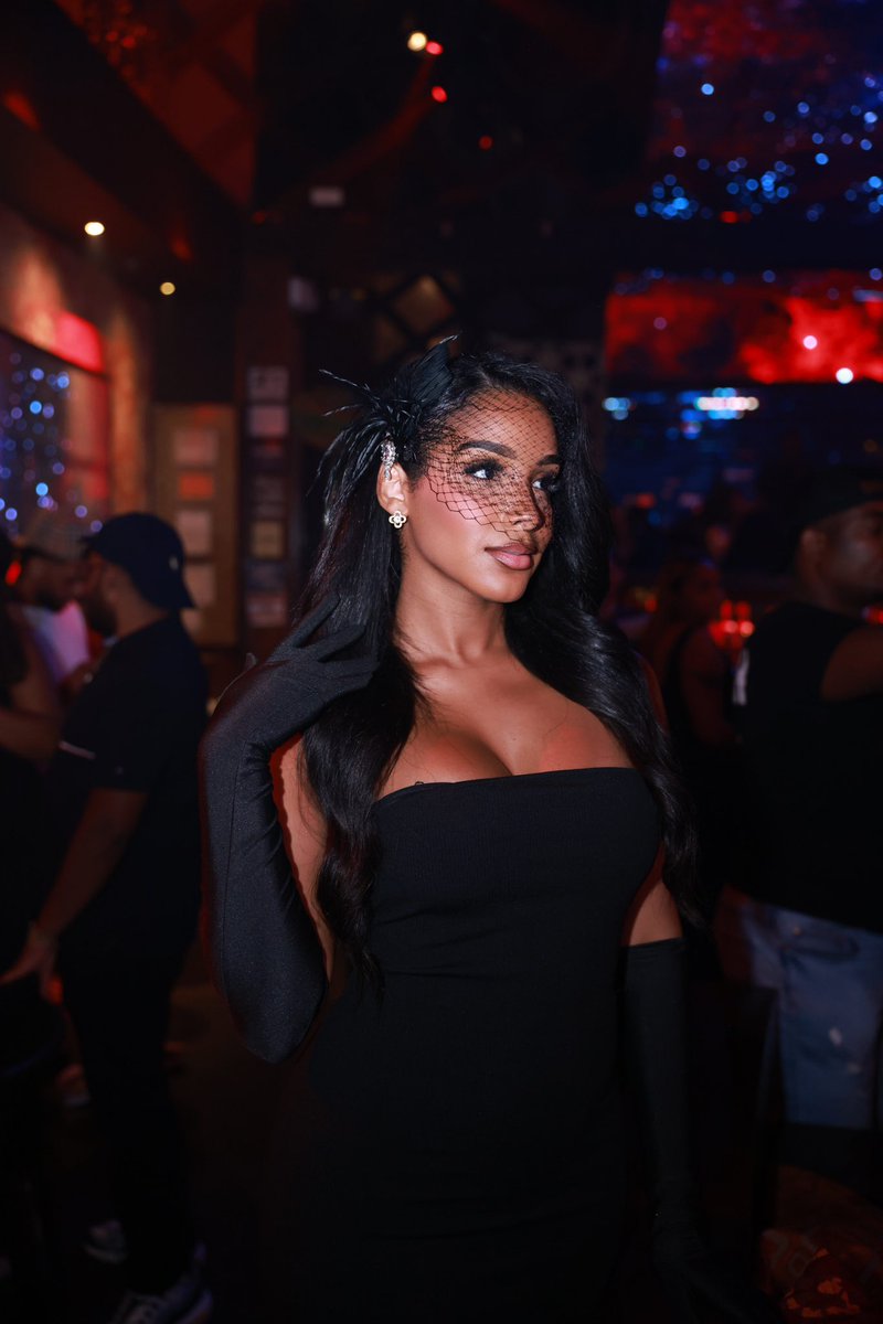 VickyLauren_'s tweet photo. 🖤 https://t.co/wZK2Itlsuj