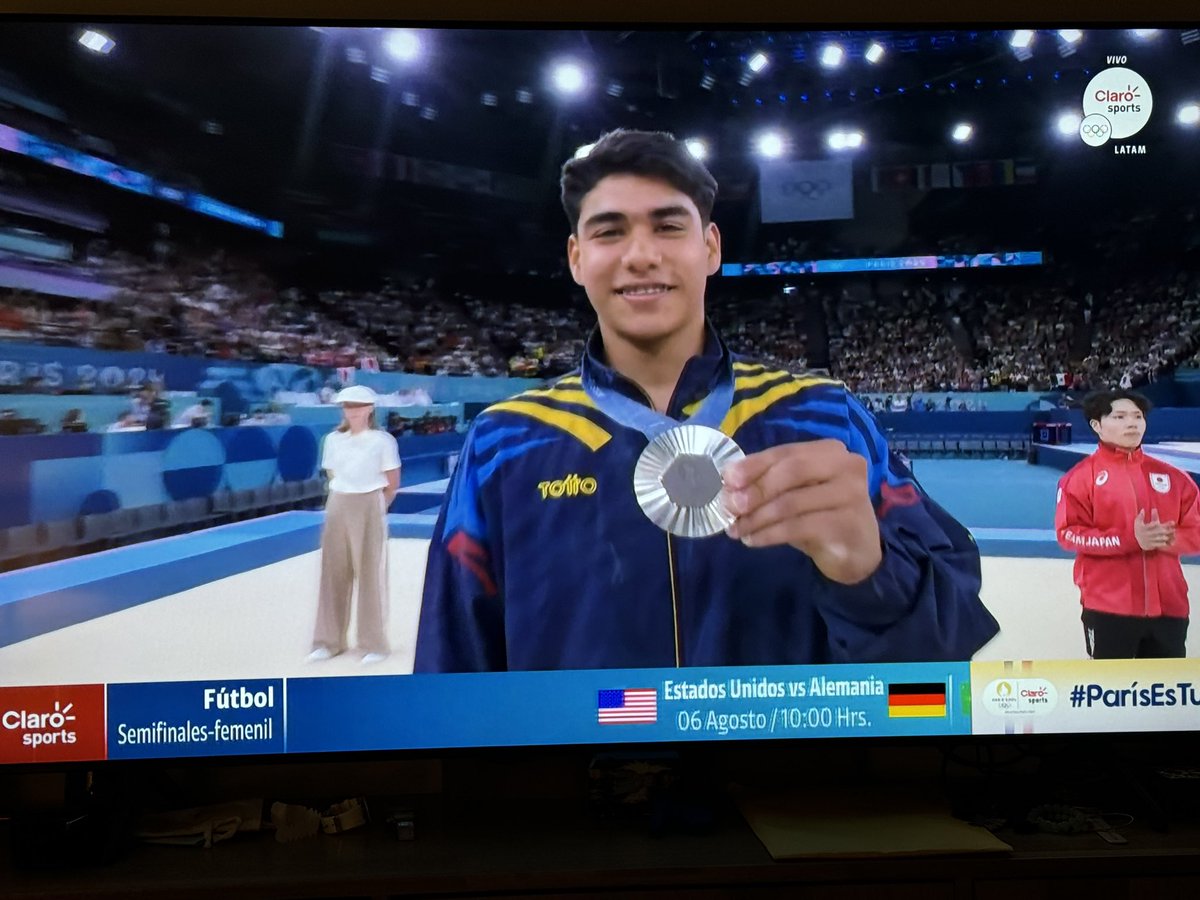 solbeatrizl's tweet photo. Nada más bello se podrá ver…
Ángel Barajas que alegría tan grande, todo un país late al verte.
#Paris2024 #colombia #plata https://t.co/9KyoSVVHDX