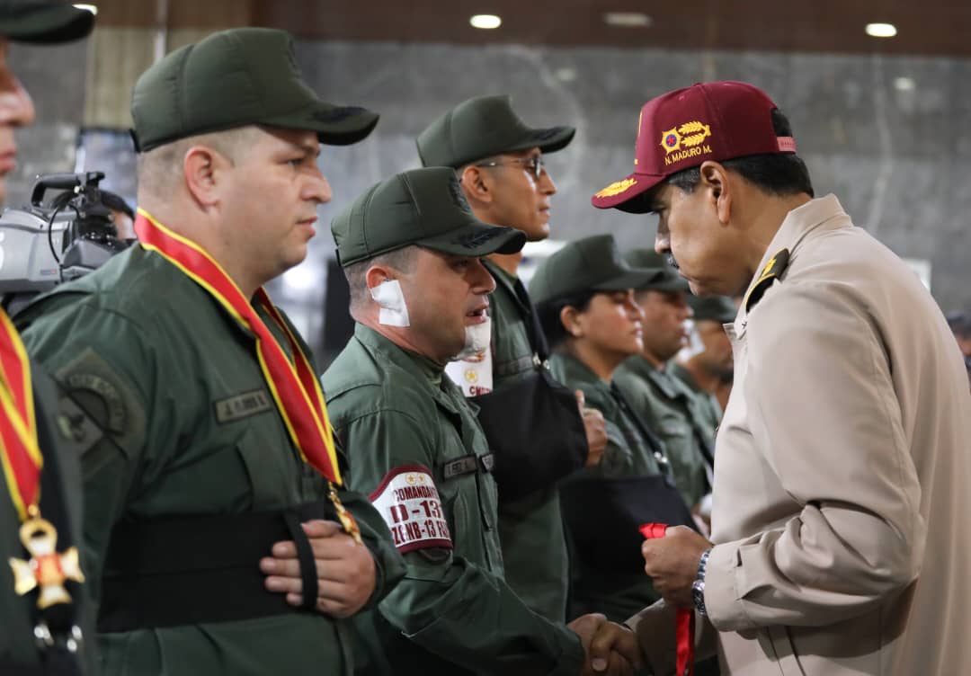 #PatriaSoberanaYPlena

Somos dignos centinelas de paz, trabajamos para el mantenimiento del Orden Interno.

<a href="/GnbGaranteDePaz/">Guardia Nacional Bolivariana</a> 

#5Ago