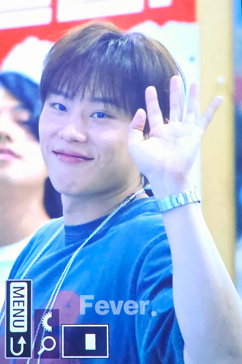 Fever_1231_'s tweet photo. 240805 몬키라 스페셜 DJ

성처리 화이팅💙

#김성철 #KIMSUNGCHEOL https://t.co/Ia4Rch5GCt