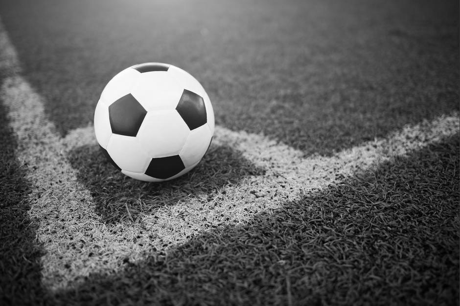 ⚽️Jugaba fútbol con sus amigos y muere tras desvanecerse en la cancha

Dos casos de muerte repentina en 24 horas por diferentes causas conmocionan la comunidad, donde lamentan las pérdidas.

Mira acá⬇️

bit.ly/3WqFQBm