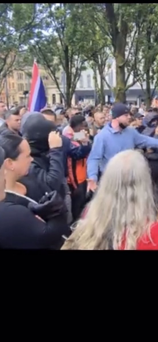 emmaleyla1988's tweet photo. @AnonymousUK2022 @AppleUserFan Please identify this one Manchester https://t.co/phFRoZQ5wY