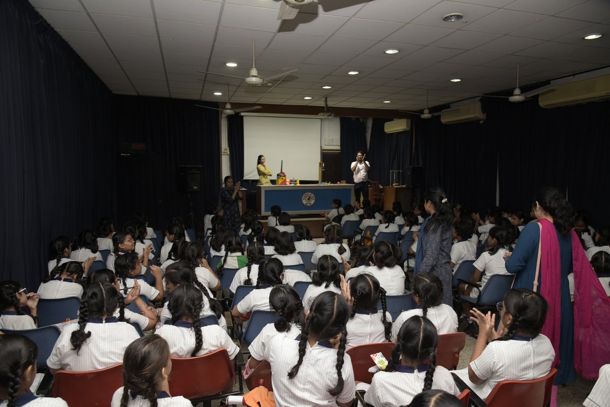 BITMKolkata's tweet image. Curriculum-based #ScienceDemonstrationLecture in FORCE &amp;amp; ENERGY for 120 students from Sushila Birla Girls&apos; School at @BITMKolkata, a Unit of @ncsmgoi, @MinOfCultureGoI - on August 05, 2024.
#AzadiKaAmritMahotsav #BetiBachaoBetiPadhao