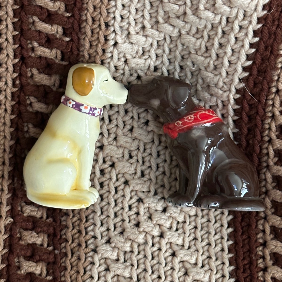 TimothyImholt's tweet photo. These Salt and Pepper Shakers used to bring my mother a lot of joy.
I keep them for sentimental reasons. But these kissing dogs (held together by a magnet), well, cute or over the top? You decide.
#salt #saltandpepper #kissingdogs #peppershakers https://t.co/dw42HZSwXs