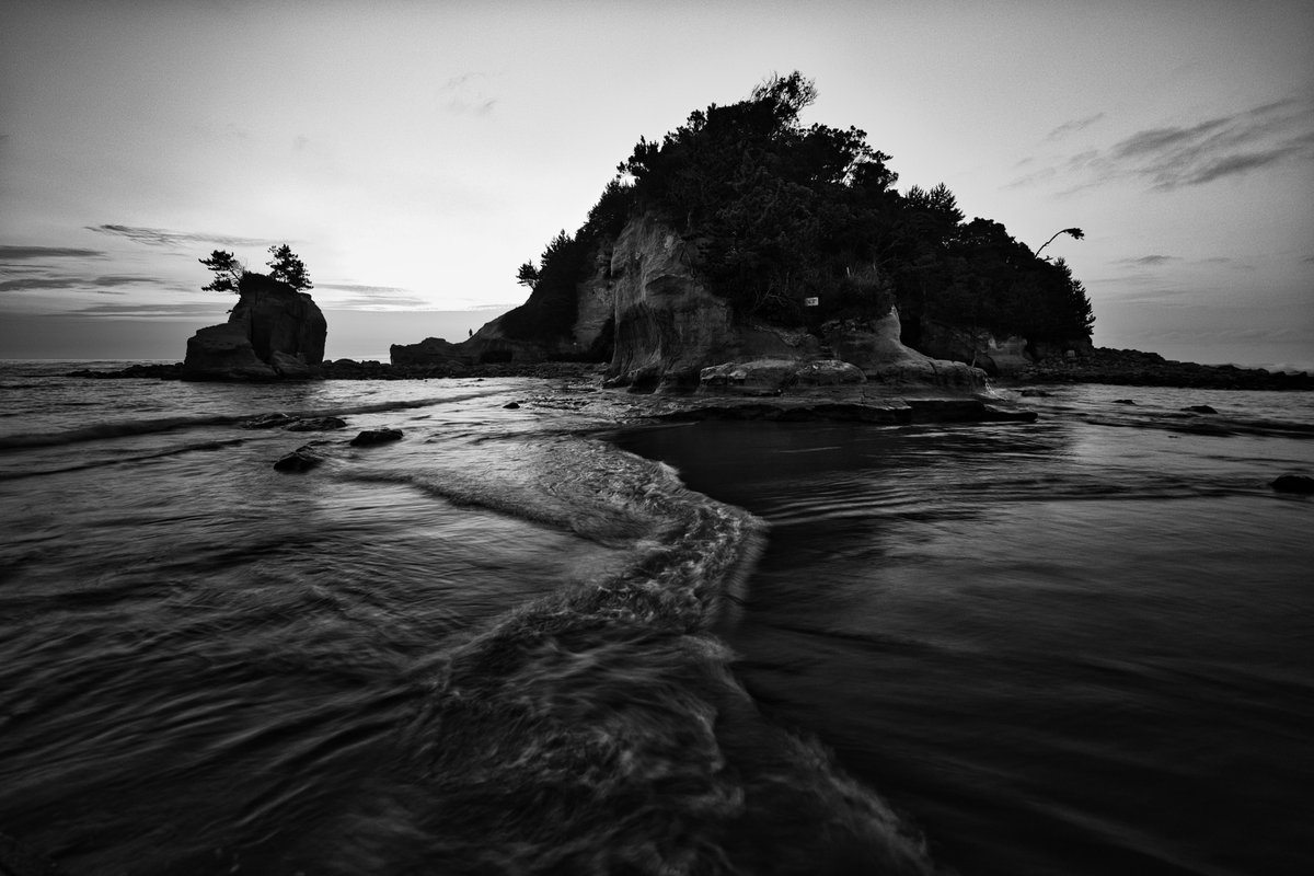 yyyssshhhiii's tweet image. 浜の夜明け

#a7iv #14mm