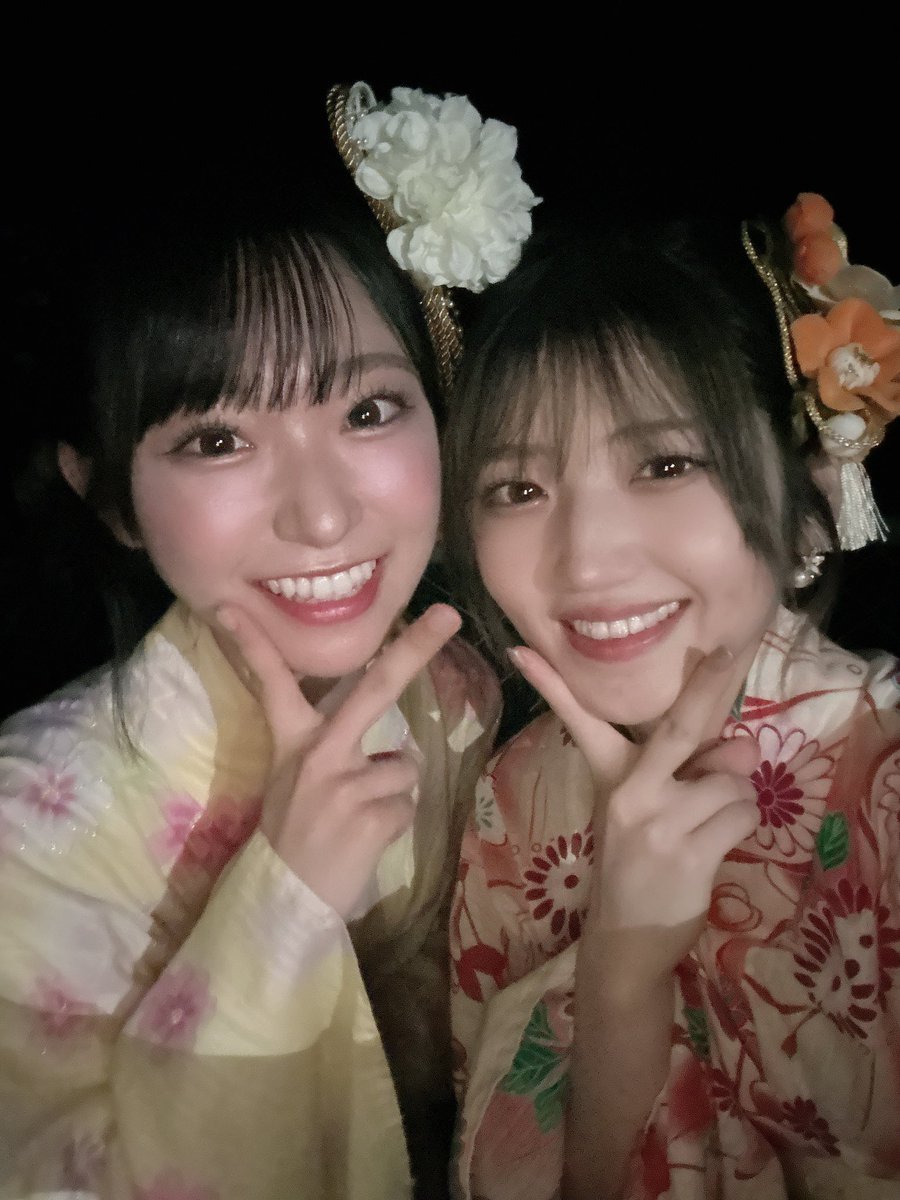 yuirii_murayama's tweet photo. HADO優勝企画【花火大会】
ファンの方30人限定で
すばらしすぎる打ち上げ花火と
ラムネ乾杯をしてきました🥂🎆
Believeを応援してくれて
本当にありがとうー！！！
#AKBHADO伝説 https://t.co/6jRFrO48Hf