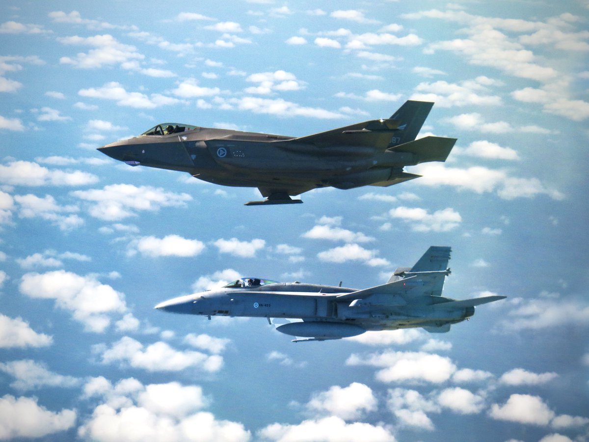 NATO_AIRCOM's tweet photo. These past several weeks saw 🇫🇮 F/A-18 Hornets conduct joint ops with F-35s at the Fighter Weapons Instructor Course 24, hosted in 🇳🇴. Jointly organized by 🇳🇴 and 🇳🇱 Air Forces, this multinational effort practices cooperation with 5th-gen fighters in challenging air ops🤝 https://t.co/QlL1JdyFoF