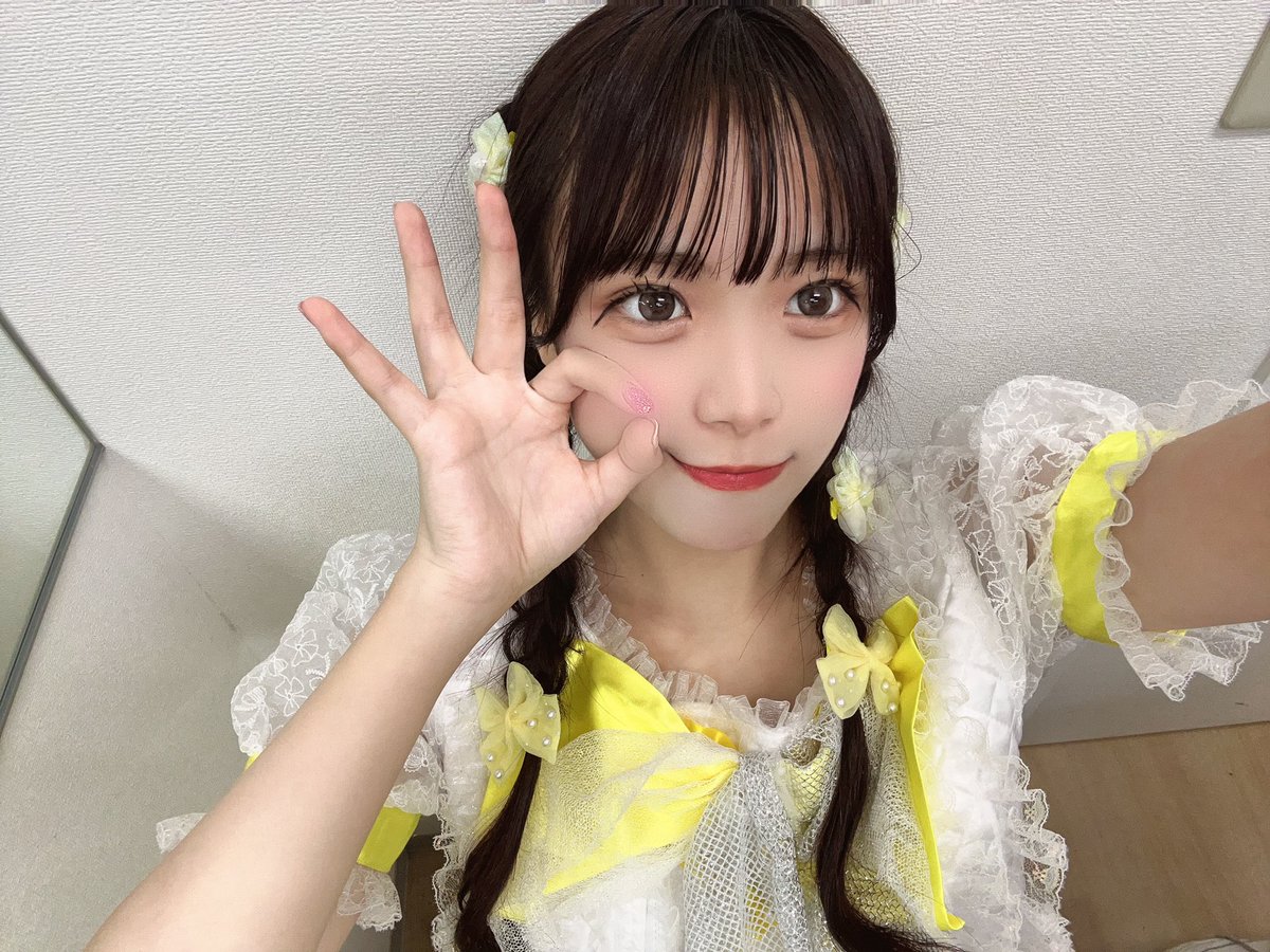 lnan_nijika's tweet photo. GOTANDA G6『#EnjoyMonday!!』来てくれた方ありがとうございました🥺
エンジョイマンデイできたね🎶
メンバー衣装交換で本日限定黄色担当花丸にじかになったよ💛かわいい?♡
特典会ではうさぎさんつけたの可愛かった?🐇お話もありがとね💖うれしい!
今週ラストありがとでした🤍 https://t.co/5gMnab9twF