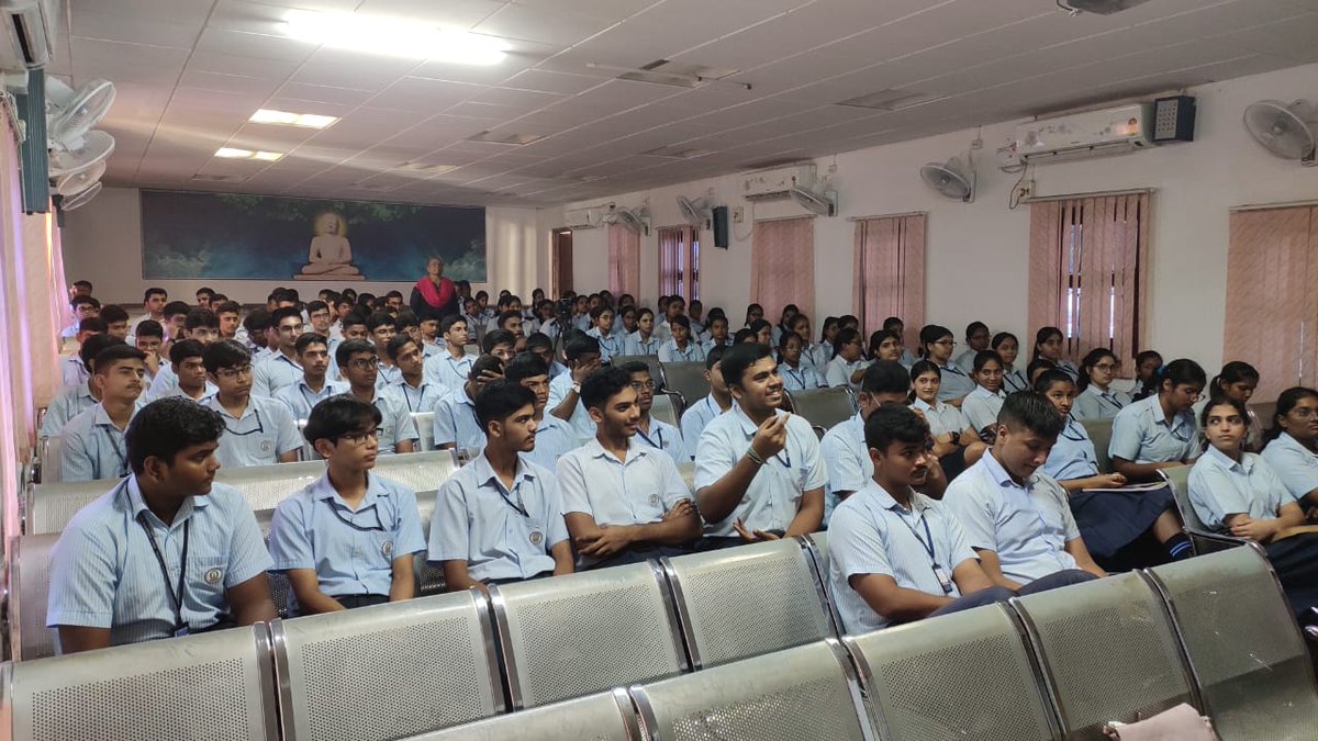 IN_NCSVizag's tweet photo. @IN_NCSVizag hosted a #CareerTalk on 05 Aug for Class XII by Ms. Reshma Jain, a young journalist &amp; top 33 women achievers in #India for 2023. She inspired students by sharing her achievements and career prospects in #Journalism and #MassCommunication. https://t.co/DDSzaxlKUN