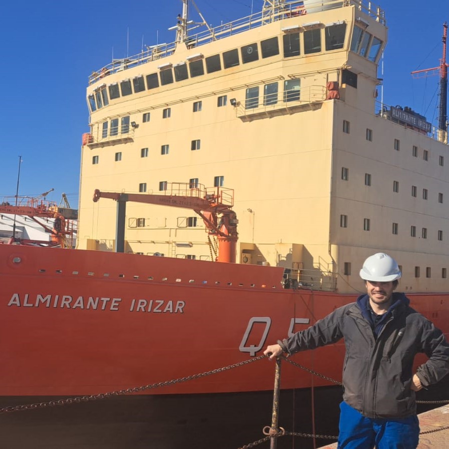 #ingenierianaval Sistemas eléctricos: Desde inspección y recorrido de sistemas, pasando por reacondicionamientos y reemplazo de obsolescencias, hasta el desarrollo total de la ingeniería básica eléctrica de futuros buques.
Seguimos expandiendo nuestras capacidades
#redimec