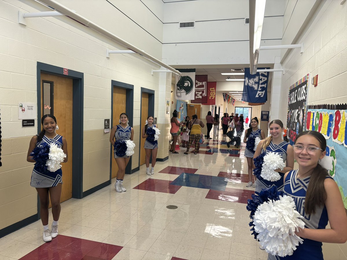 Welcome Back To School Cable Cubs and Westwood Terrace Broncos.  Shine bright this school year!  <a href="/Dpin1967/">Debra Pinon</a> <a href="/tom_knapp777/">Tom knapp</a>  #BackToSchool <a href="/NISD/">Northside ISD</a>