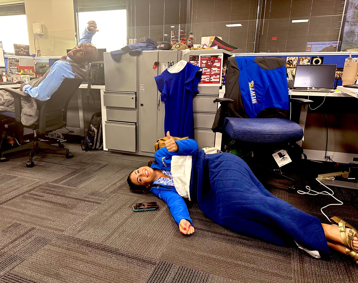 Donovan Klein (@the_dklein) on Twitter photo In true Olympic form, <a href="/KellyRippin/">Kelly Rippin WLWT</a> showing off her gold medal skills in “Floor Exercises” as we wait for <a href="/Simone_Biles/">Simone Biles</a> . It’s always good to have plenty of team support along the way <a href="/StevenAlbritton/">Steven Albritton</a>
#Parigi2024 #Floored #Gold In true Olympic form, <a href="/KellyRippin/">Kelly Rippin WLWT</a> showing off her gold medal skills in “Floor Exercises” as we wait for <a href="/Simone_Biles/">Simone Biles</a> . It’s always good to have plenty of team support along the way <a href="/StevenAlbritton/">Steven Albritton</a>
#Parigi2024 #Floored #Gold