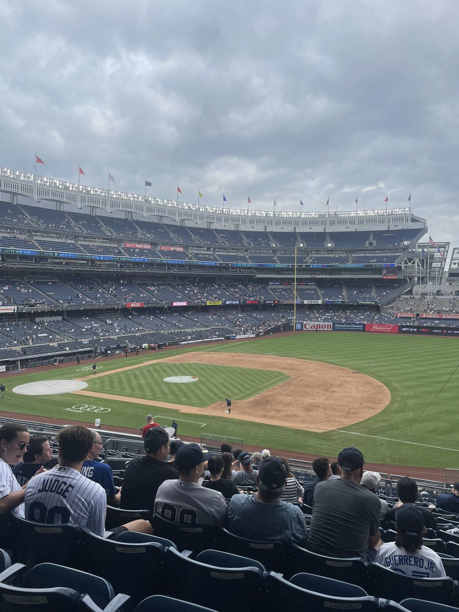 aliforeverfab's tweet photo. Privileged to have seen the New York Yankees yesterday! That’s me converted for life!! #RepBX https://t.co/tTDKP3GXv8