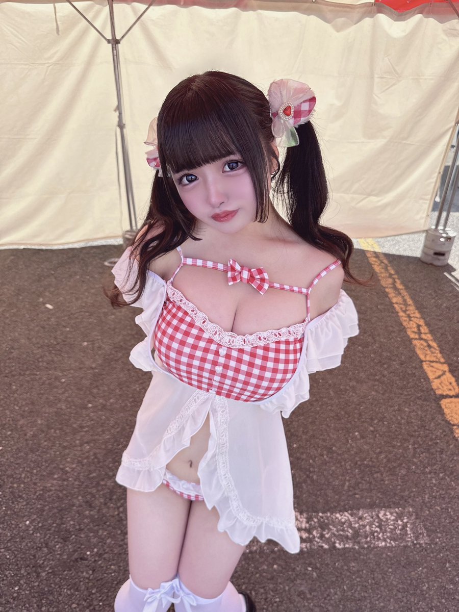 miyuu_cats0427's tweet photo. こんなの我慢できないでしょ？ https://t.co/vmHRII0IfF