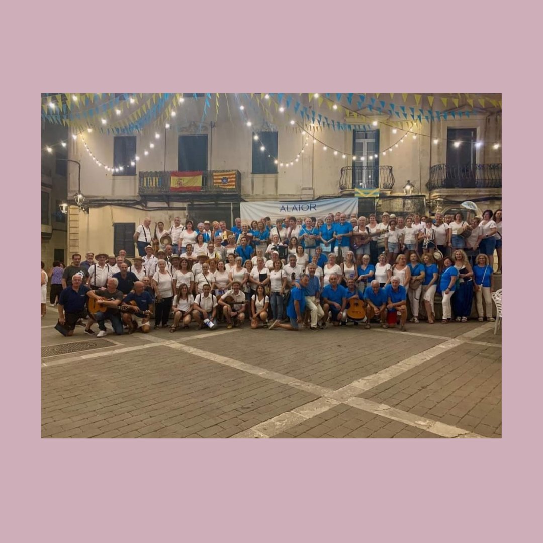 👉El passat dissabte, 3 d'agost, el grup Feim Poble, del Cercle Artístic, va tornar a animar els sopars de veïns d'Alaior, convidat pel grup Dit i Fet! 🎼🪕🪇🥁