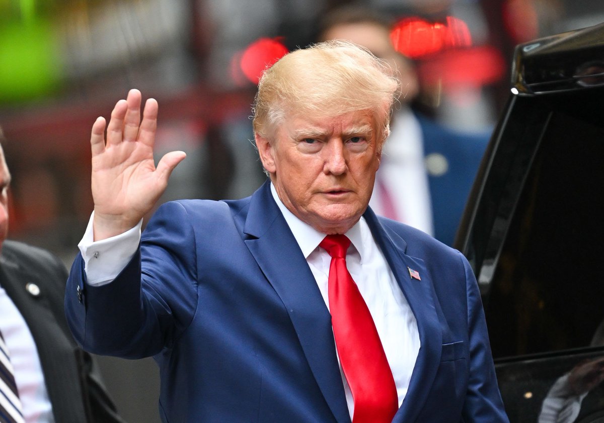 simonateba's tweet photo. JUST IN: Trump writes, "Stock markets are crashing, jobs numbers are terrible, we are heading to World War III, and we have two of the most incompetent “leaders” in history. This is not good!!! Stock markets crashing. I told you so!!! Kamala doesn’t have a clue. Biden is sound asleep. All caused by inept U.S. leadership!

“Japan down 12%, India down 6%. Germany way down also. U.S. really bad. This is a preview of the world markets without Donald J. Trump in the White House. None of this happens if Trump is in. Kamala and the markets don’t go together. She’ll destroy the markets. She’s in power now and look at what is happening. One week of the fake media saying better polls and you get a market crash.” - The Legendary Howard Lutnick!"