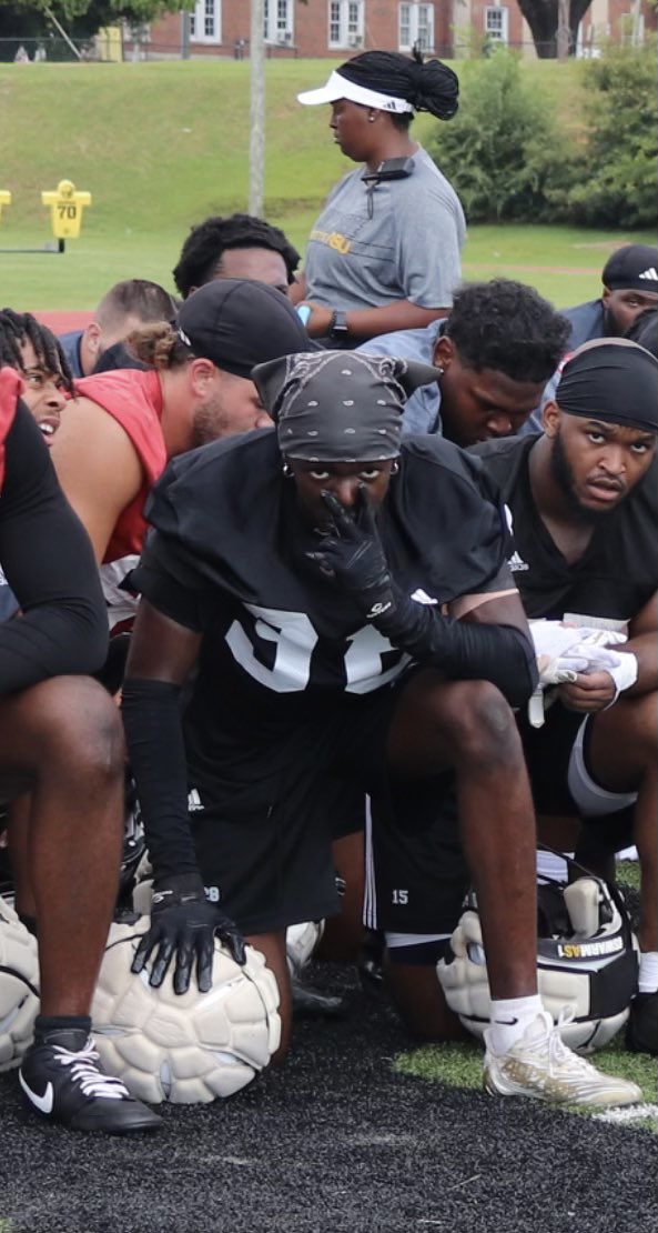 nathan_nwagwu9's tweet photo. Fall camp is in full effect 
#Spider🕸️🕷️ #SWARMAS1 #ASU🐝 https://t.co/7U2vmQhNgo