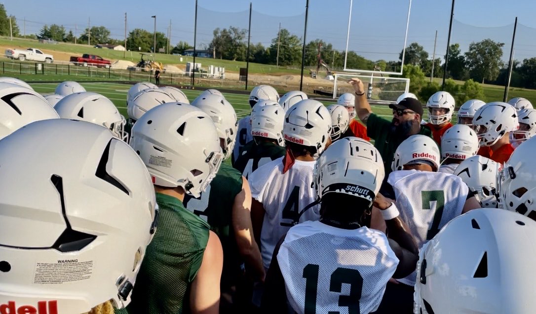 RodKRCG13's tweet photo. William Woods 🏈 first practice. A new era for ⁦@wwuowls⁩! https://t.co/dHz0I9UfHJ